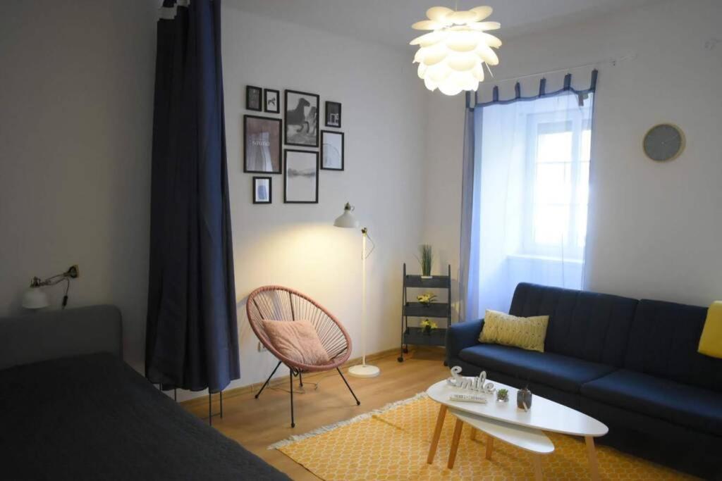 Апартаменты A Charming Little Flat Just Above Szechenyi Square Печ Экстерьер фото
