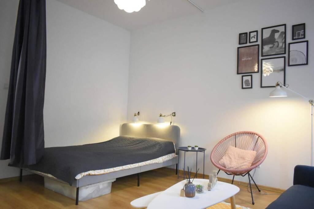 Апартаменты A Charming Little Flat Just Above Szechenyi Square Печ Экстерьер фото